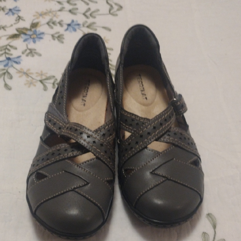 Terrikat Women's Grey Shoes Size 7